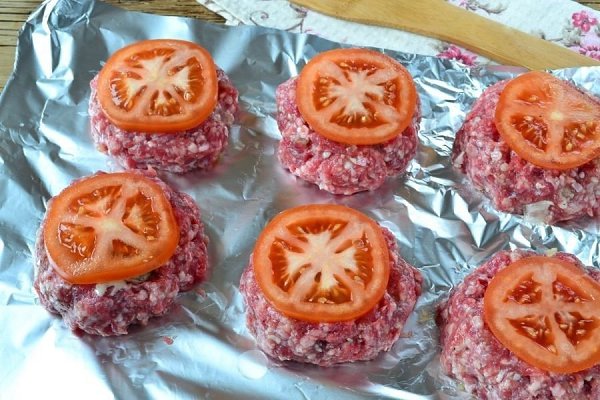 Мясные гнёзда со сливочными грибами. Сохрани себе Ингредиенты: Фарш — 600 г Лук репчатый — 1 шт. ... - 4