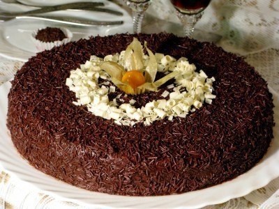 БРАЗИЛЬСКИЙ ТОРТ «BRIGADEIRO». Этот торт готовится с кремом, очень похожим по вкусу, составу и ...