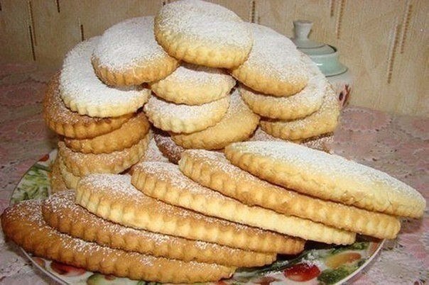 Молочные коржики из детства с ванилью. .Ингредиенты: Мука — 400 г Сахар — 200 г Маргарин — 100 ...