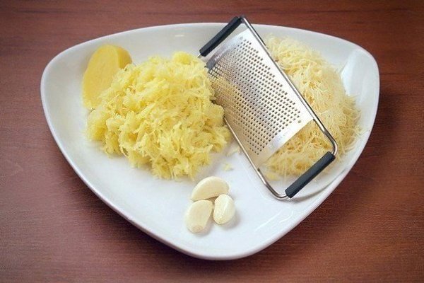 Фаршированные шампиньоны.Ингредиенты:Шампиньоны - 16 шт.Картофель - 3 шт.Сыр - 150 гМайонез - 3 ... - 3