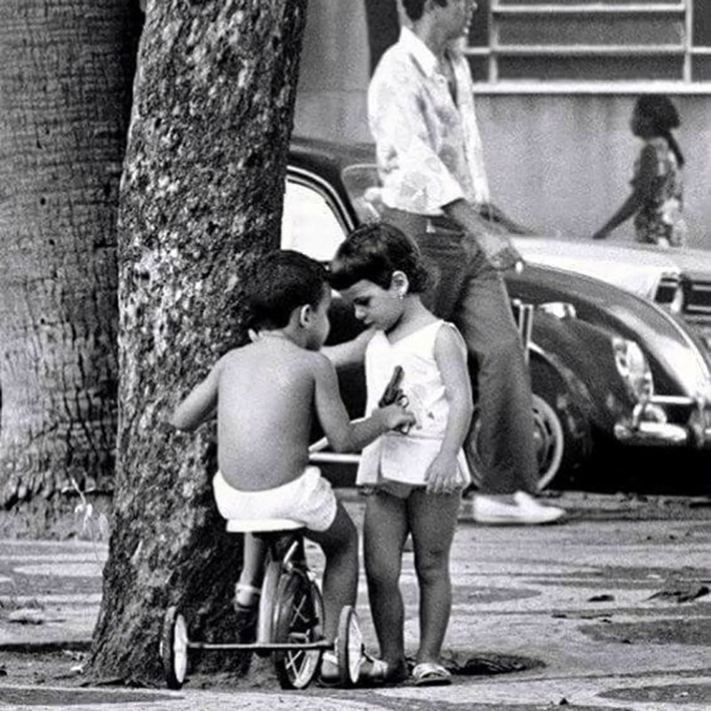    -   ! : Elliott Erwitt,Brazil,1972