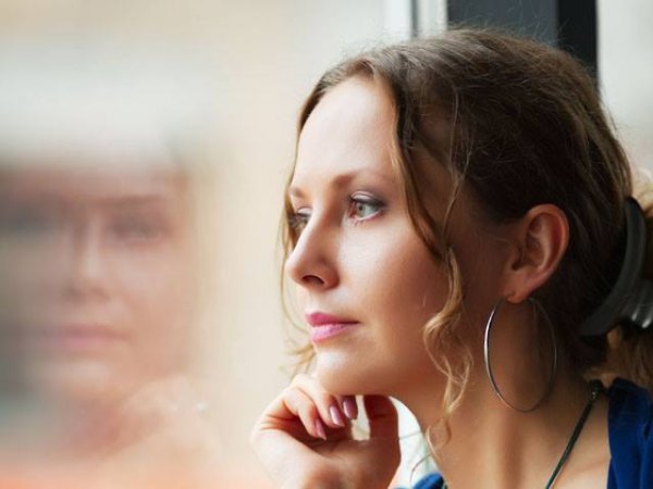 Цените тех, кто Вами дорожит, Храните тех, кто Вас оберегает. Печальтесь с теми, кто о Вас грустит, ...