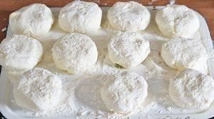 Сырники с соусом. .Нежные сырники для семейного завтрака, понравятся и маленьким лакомкам и большим. ... - 5
