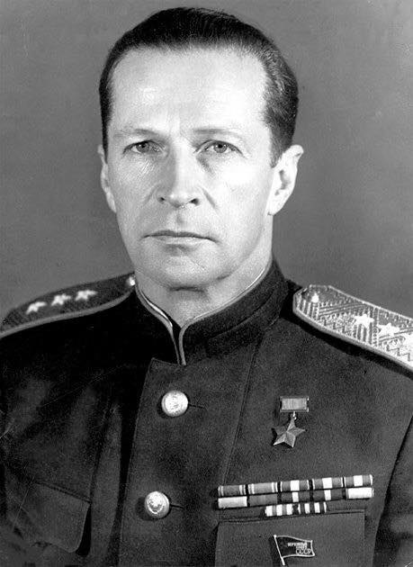 24 февраля родился легендарный советский летчик, один из первых Героев Советского Союза ...