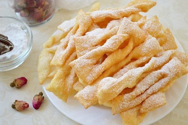 Хворост на сметане.ИНГРЕДИЕНТЫЯйцо куриное 1 штукаЯичный желток 5 штукФермерская сметана 6 чайных ... - 3