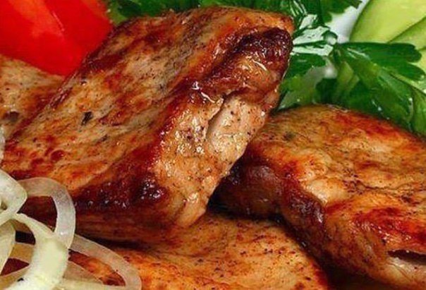 Вкусный, сочный, ароматный шашлык в мультиварке.Ингредиенты: - 1 кг мяса (телятина, свинина, филе ...