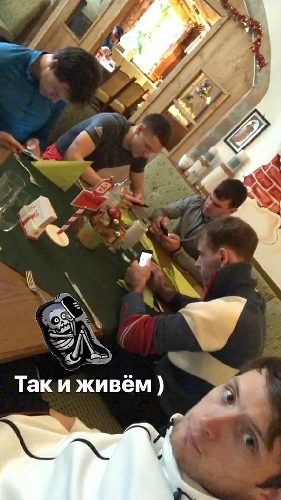  : 