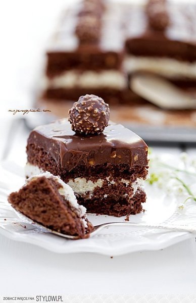 САМОЕ ВКУСНОЕ ПИРОЖНОЕ .ИНГРЕДИЕНТЫ: 8 яиц, (белки отделить от желтков) 180 г сахарной пудры 120 г ... - 2
