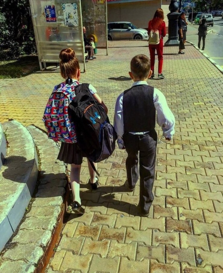      :    !)))