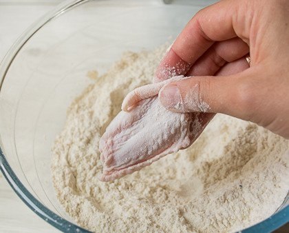 Куриные крылышки в хрустящем кляре.Ингредиенты на 4 порции: Куриные крылышки — 16-20 шт. Для ... - 5