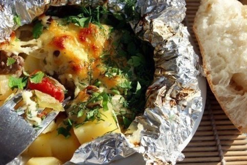Невероятно вкусный ужин Узелки с мясом и сыром. Ингредиенты: Филе говядины(можно взять любое) 300 ...
