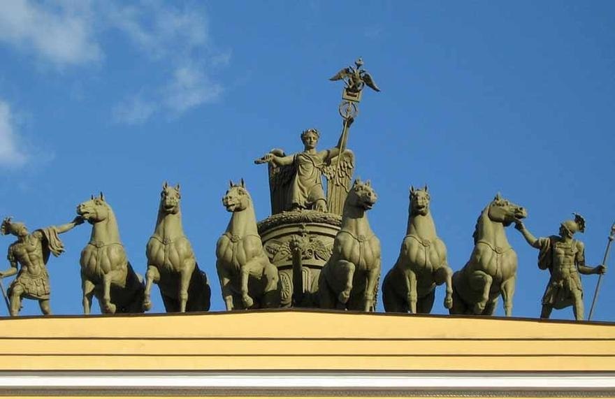 Колесница на здании Главного штаба. Скульптурная группа работы Пименова и Демут-Малиновского ...