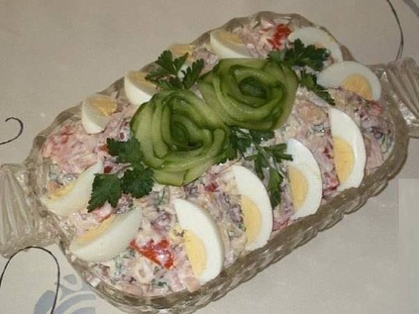 Салат "Александра" Очень сытное и вкусное блюдо, которое готовится очень быстро и легко. К ...