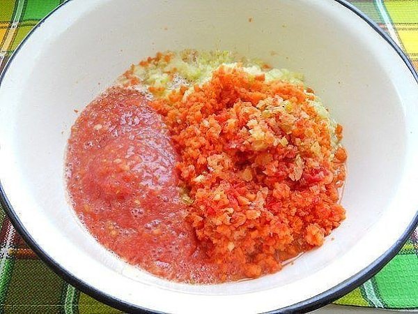 Кабачковая аджика на зиму! Для приготовления кабачковой аджики на зиму понадобится: кабачки ... - 7