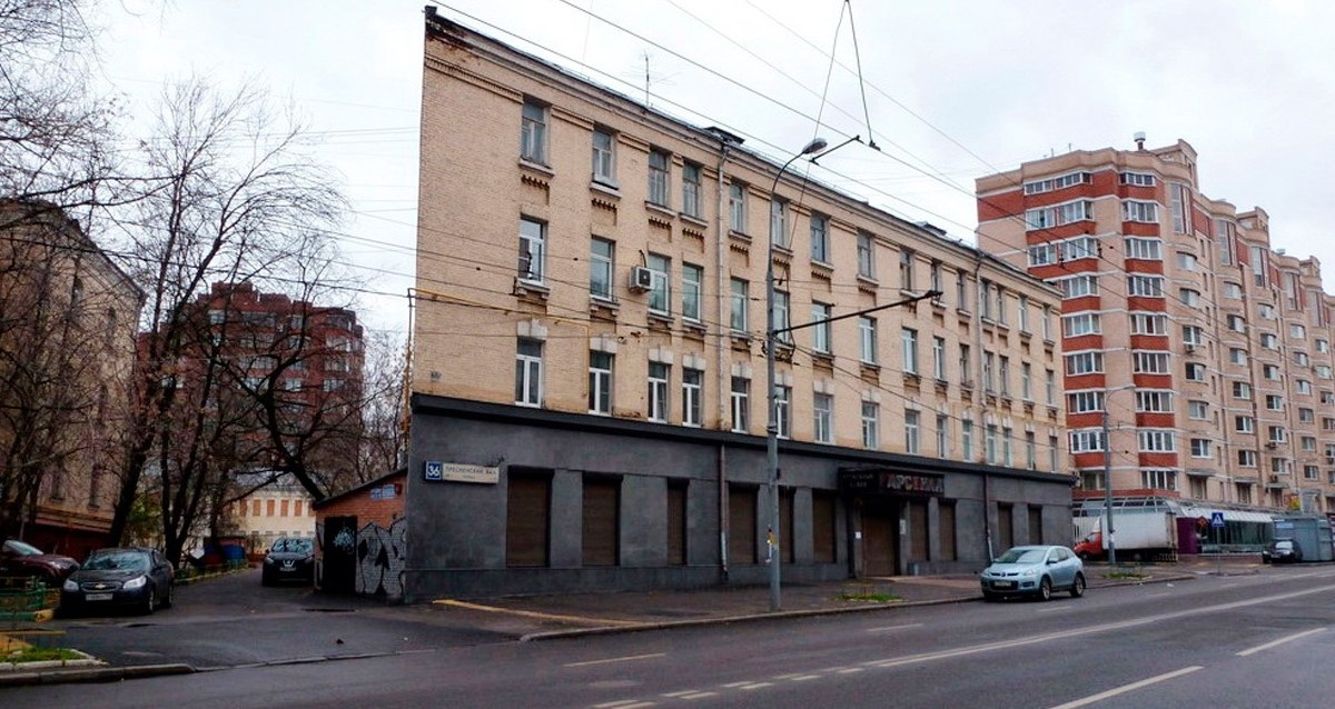 Плоский дом на Пресне. Отличный архитектурный аттракцион — Плоский дом на Пресненском Валу. Соседний ...