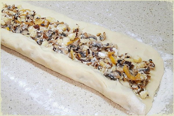 Пирожки из пресного сметанного теста. Быстро и вкусно.Простой рецепт, быстрое приготовление и очень ... - 4