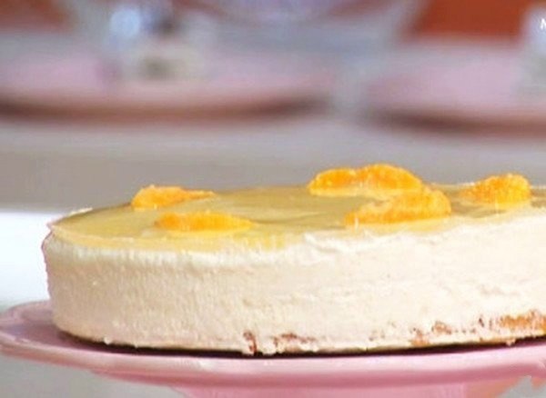 Торт-суфле с мандаринами и шампанским.Ингредиенты Мука (для теста) – 125 г Крахмал (для теста) – 25 ...