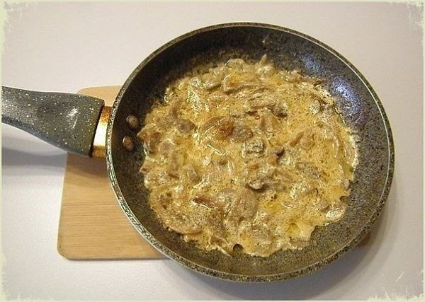 КУРИНОЕ ФИЛЕ ПОД ГРИБНЫМ СОУСОМ.Сочное вкусное куриное мясо можно приготовить под грибным соусом на ... - 7