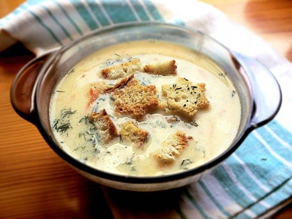 Сырный суп с шампиньонами и сухариками.ИНГРЕДИЕНТЫЛук репчатый 1 головкаСвежие шампиньоны 500 ... - 4