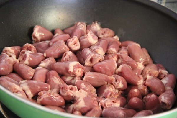 Куриные сердечки в сырном соусе. Не все любят готовить субпродукты, а ведь из них можно сделать ... - 2