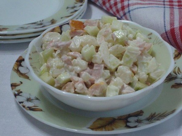 Салат из цветной капусты.ИнгредиентыПродукты для салата взять в произвольном количестве , но в ...