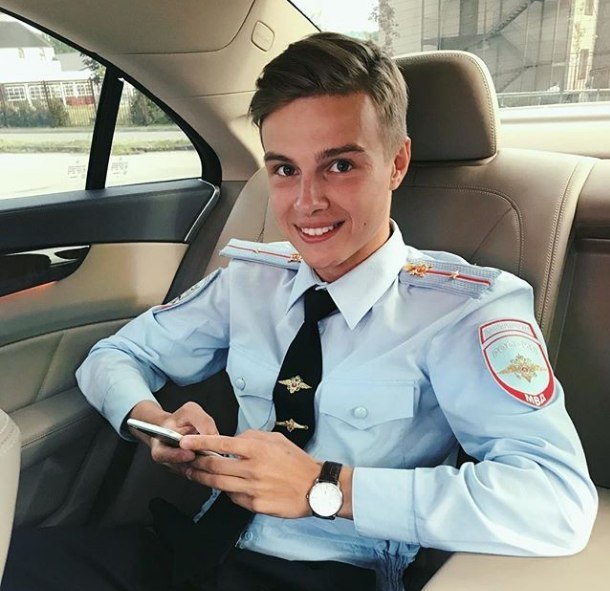 23-    - - 3