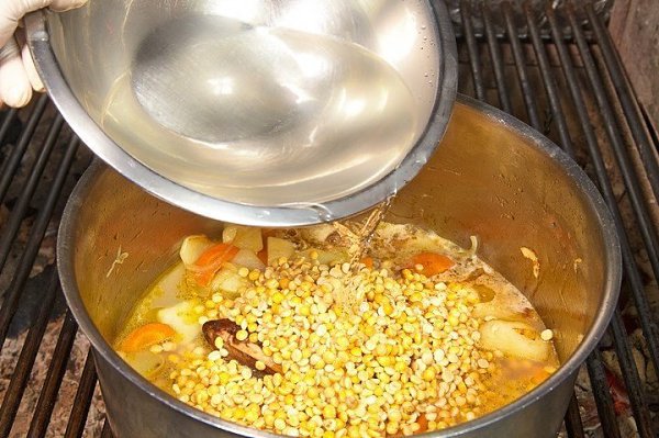 Гороховый суп-крем.Ингредиенты:Картофель — 2 шт.Лук — 1 шт.Морковь — 1 шт.Сливки молочные (33%) — ... - 6
