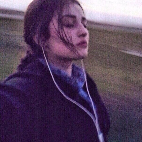 Действия.— «Я перестaла говорить о том, что чувствую, потому что знаю, что никого это не волнует»
