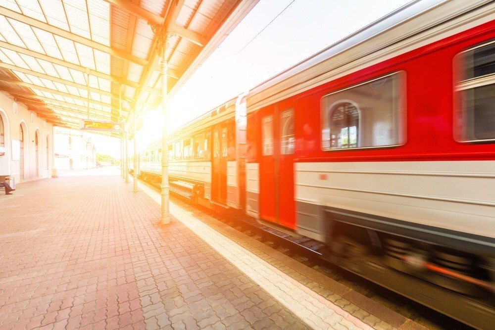 Сотрудники #РЖД порой совершают настоящие героические поступки. Например, дежурная кировского ...