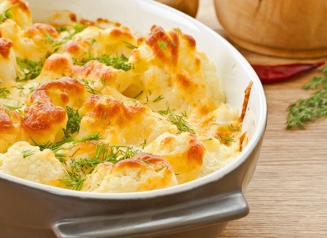 Запеканка с курицей под пюре из цветной капусты.на 100 грамм - 69.55 ккалБ/Ж/У - ...