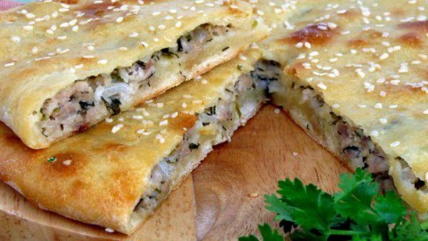 Мясной пирог на кефире с фаршем . Итого на 100 грамм 131 ккал Б/Ж/У 10.9 / 3 / 13.7 Такой мясной ...