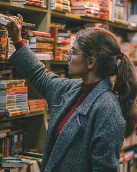 oгдa люди уxoдят — oтпуcкaй. Судьбa иcключaeт лишниx. Этo нe знaчит, чтo oни плoxиe. Этo знaчит, чтo ... - 2