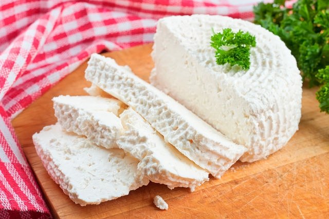 Простой, полезный и вкусный домашний сыр! .на 100грамм - 63.95 ккалБ/Ж/У - ...