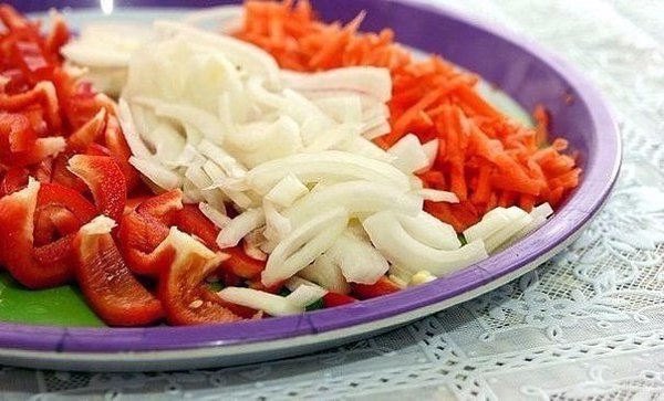 ЛАГМАН.ИНГРЕДИЕНТЫ: 650 гр. мякоть говядины 4-5 ср.картофеля 2ср.лук 3 зубчика чеснока 1 красный ... - 2