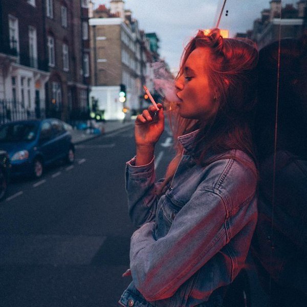 Мы любим тех, кто нас не любит.и губим тех, кто в нас влюблён. - В. Высоцкий
