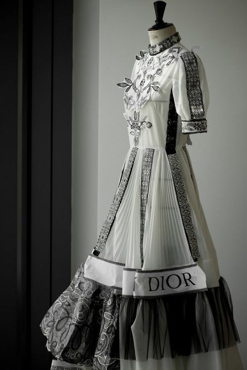 #@sewing_school.dior embroidery 2019 - 4