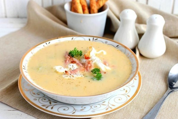 Суп с цветной капустой, кукурузой и сыром.Чтобы было чем согреться в обед Ингредиенты:Картофель ...