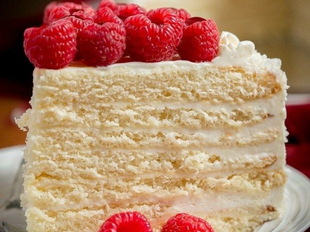 Вкусный торт со сгущенным молоком. Советуем испечь чрезвычайно нежный тортик, который совсем не ...