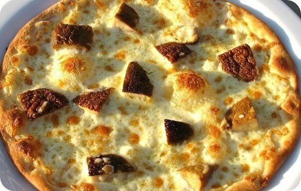 Настоящая итальянская пицца- 9 восхитительных рецептов. 1. Классическая Пицца Пеперони Ингредиенты: ... - 9