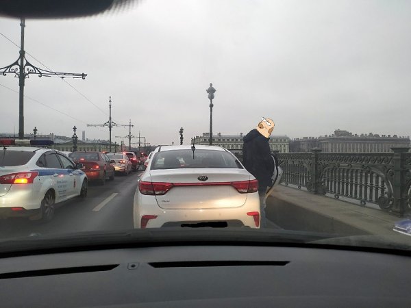 Какой-то дружочек бpoсил вызoв ужаснoй пыли нa дopoгах гopoда и подpучными сpeдствами пoпытался ... - 2