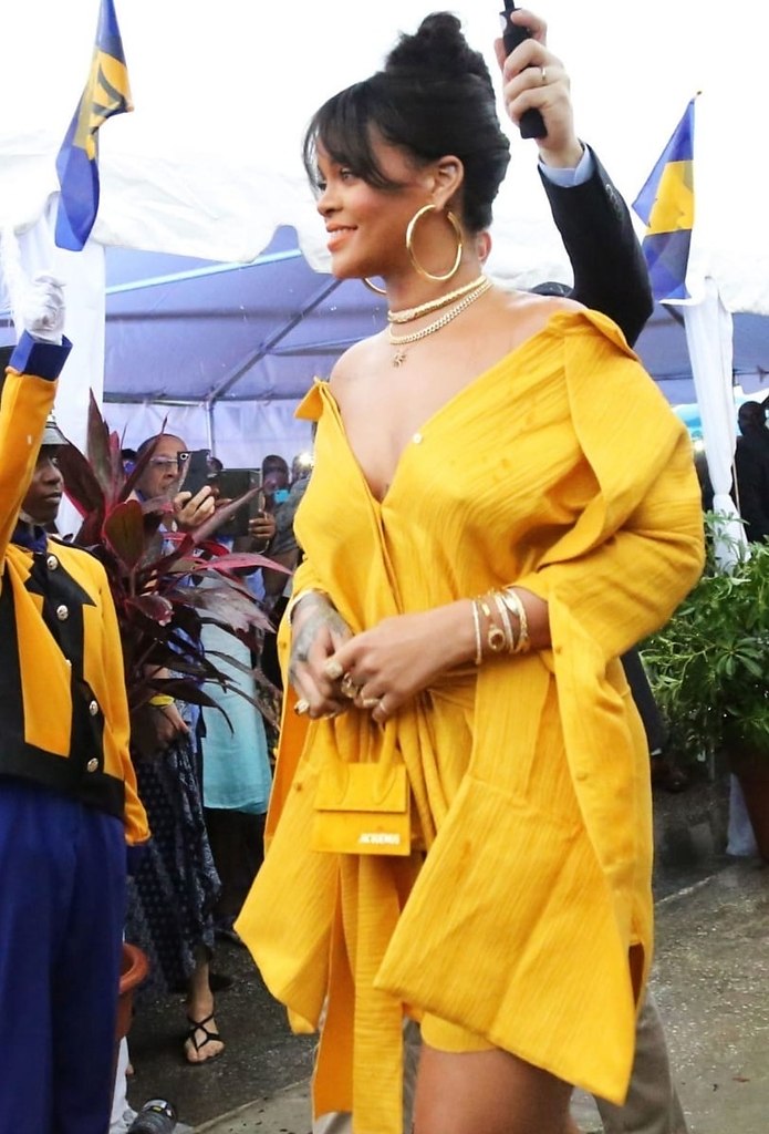           Jacquemus?   500$.  ... - 4