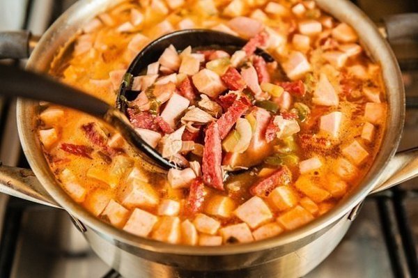 СОЛЯНКА .Ингредиенты: 400 г мясо (свинина или говядина) 4 шт. сосиски 200 г колбаса (вареная) 200 г ... - 4