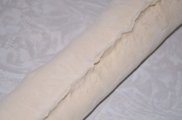 СЛОЕНКИ С ТВОРОЖНОЙ НАЧИНКОЙ И ИЗЮМОМ.Ингредиенты:- Тесто слоеное бездрожжевое 400 гр- творог 400 ... - 3
