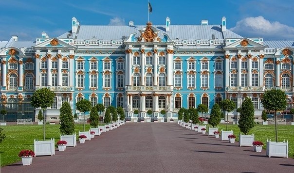 Екатерининский парк начал продавать билеты с открытой датой. Вполне вероятно, что вслед за ...