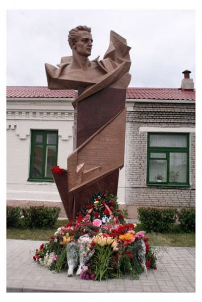 Как один партизан уничтожил сразу 4 вражеских эшелона .В ночь с 29 на 30 июля 1943 года, белорусский ... - 9