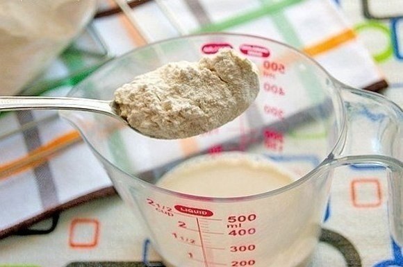 Курица в молочно-сметанном соусе.Вам потребуется:Курица - 1 штМорковь - 1 штВешенки - 200 г (или ... - 4