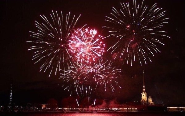 Салют в день снятия блокады в Санкт-Петербурге 2020.Дата и стоимость билета внизу Победный салют в ... - 4