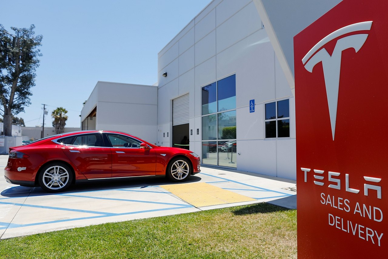   .  : Tesla         ...