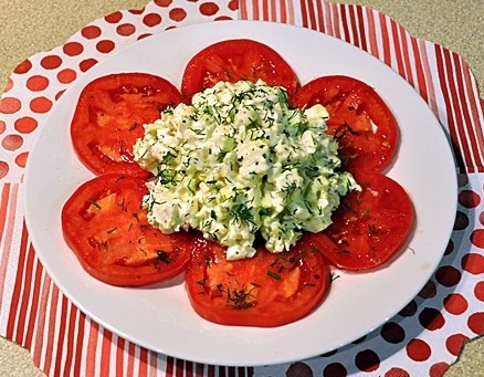 Куриный салат с сельдереем.Этот красочный куриный салат с сельдереем подойдет для любого праздника, ...