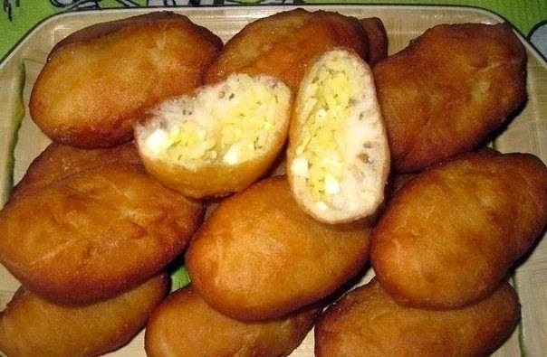 Пирожки с рисом и яйцом.Тесто:1 стак. – кефир (теплый)1 ст.л. – сахар1 ст.л. – дрожжи сухие3 ст.л. – ...